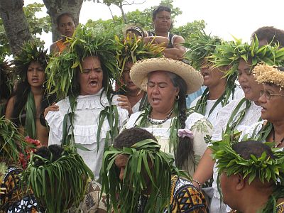 Zeremonien finden fast jede woche statt in Moorea